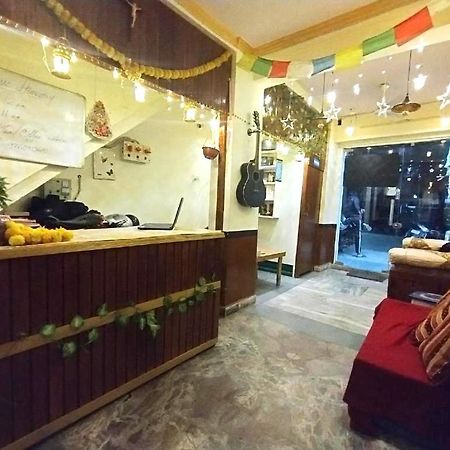 Genesis Homestay Agra  Bagian luar foto