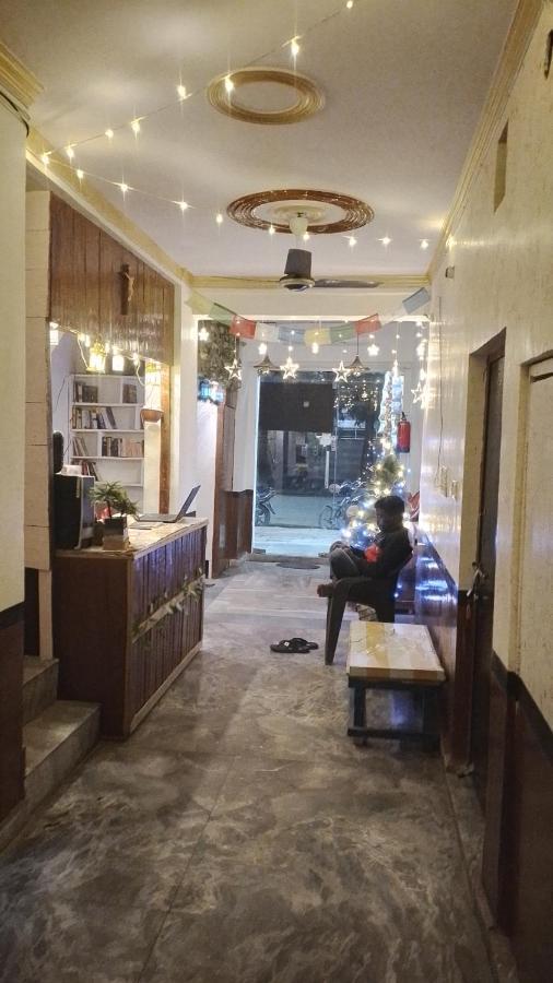 Genesis Homestay Agra  Bagian luar foto