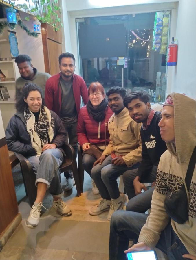 Genesis Homestay Agra  Bagian luar foto