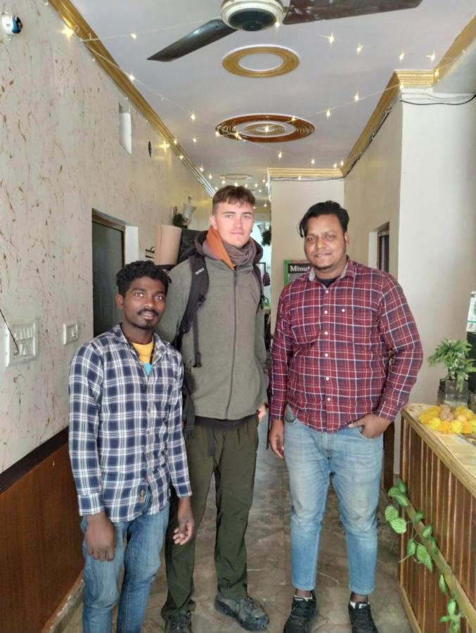 Genesis Homestay Agra  Bagian luar foto