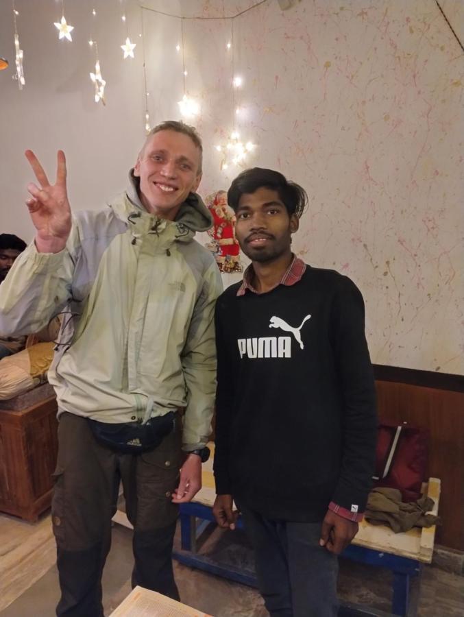 Genesis Homestay Agra  Bagian luar foto