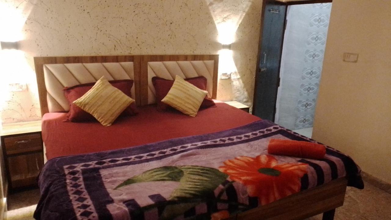 Genesis Homestay Agra  Bagian luar foto