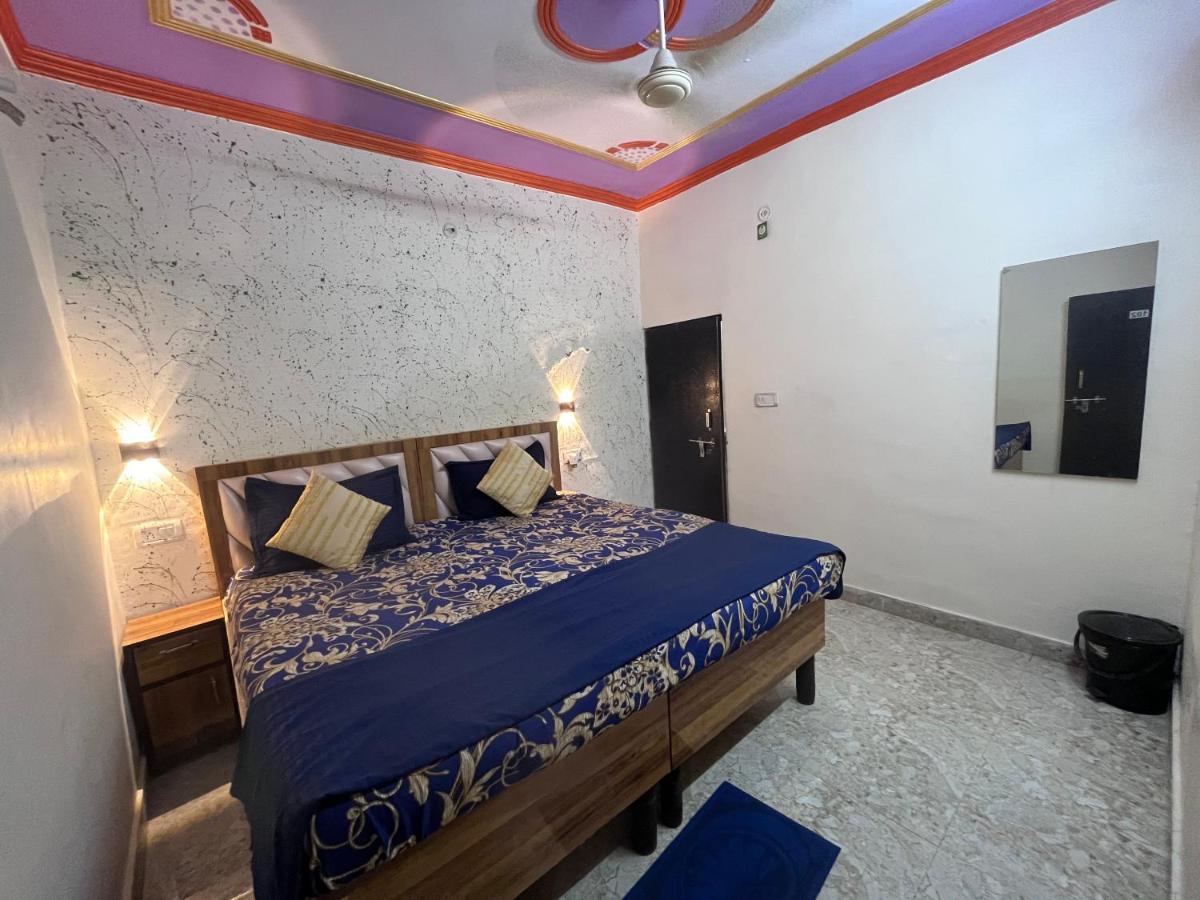 Genesis Homestay Agra  Bagian luar foto
